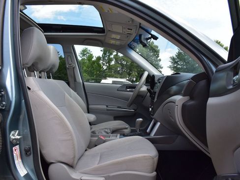 Used 2011 Subaru Forester 2.5X Premium w/ All-Weather Pkg AWD/4WD image 15