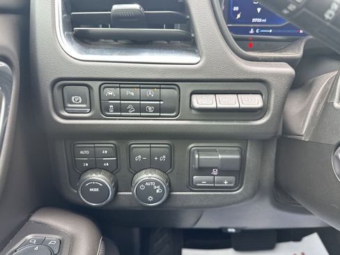 Used 2024 Chevrolet Tahoe Premier AWD/4WD image 24