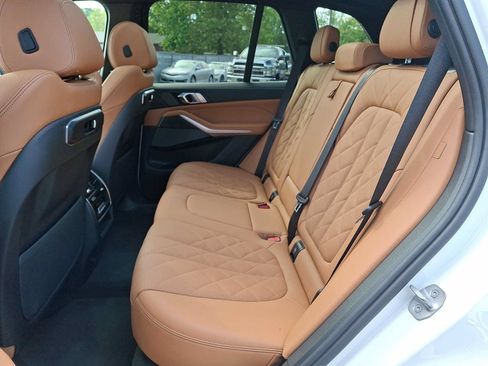Used 2024 BMW X5 xDrive50e w/ Premium Package AWD/4WD image 8