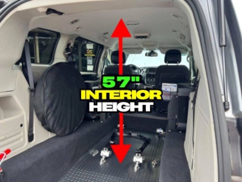Used 2018 Dodge Grand Caravan SE w/ UConnect Hands-Free Group FWD image 46