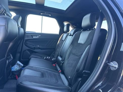 Used 2019 Ford Edge ST w/ Equipment Group 401A AWD/4WD image 12