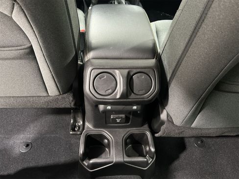 Used 2024 Jeep Wrangler Sahara image 20