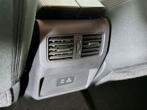 Used 2023 Nissan Rogue SV image 31