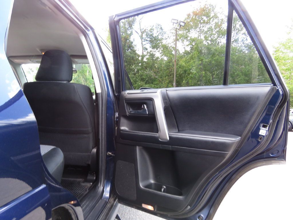 Used 2019 Toyota 4Runner SR5 AWD/4WD image 15