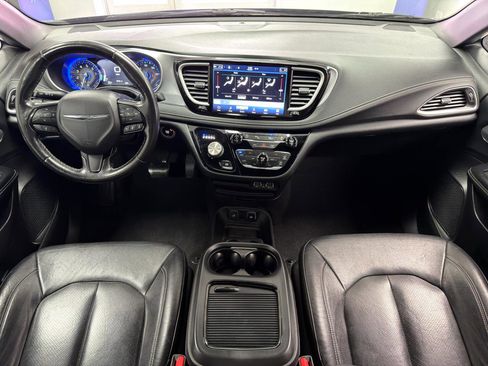 Used 2021 Chrysler Pacifica Touring-L w/ S Appearance Package FWD image 26