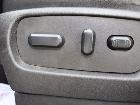 Used 2015 Ford Explorer XLT w/ Equipment Group 202A image 13