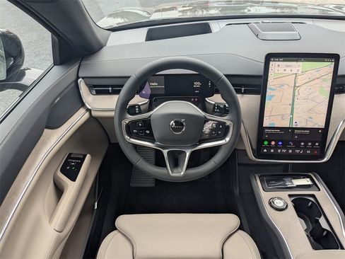 New 2025 Volvo EX90 Plus image 25