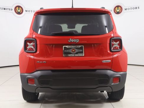 Used 2017 Jeep Renegade Latitude w/ Popular Equipment Group AWD/4WD image 38