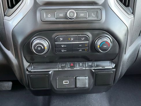 Used 2020 Chevrolet Silverado 1500 Custom w/ Custom Value Package image 34