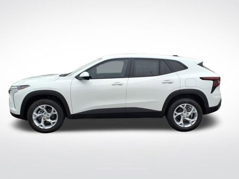 New 2026 Chevrolet Trax LS w/ LS Convenience Package FWD image 8