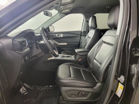 Used 2023 Ford Explorer XLT w/ Equipment Group 202A AWD/4WD image 13