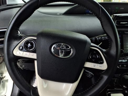Certified 2016 Toyota Prius Three Touring FWD image 16