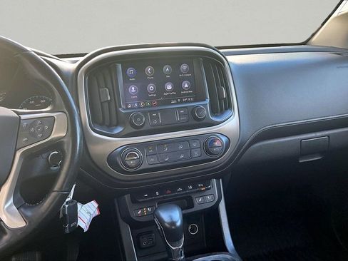 Used 2022 GMC Canyon Denali w/ Denali Black Edition Package AWD/4WD image 9