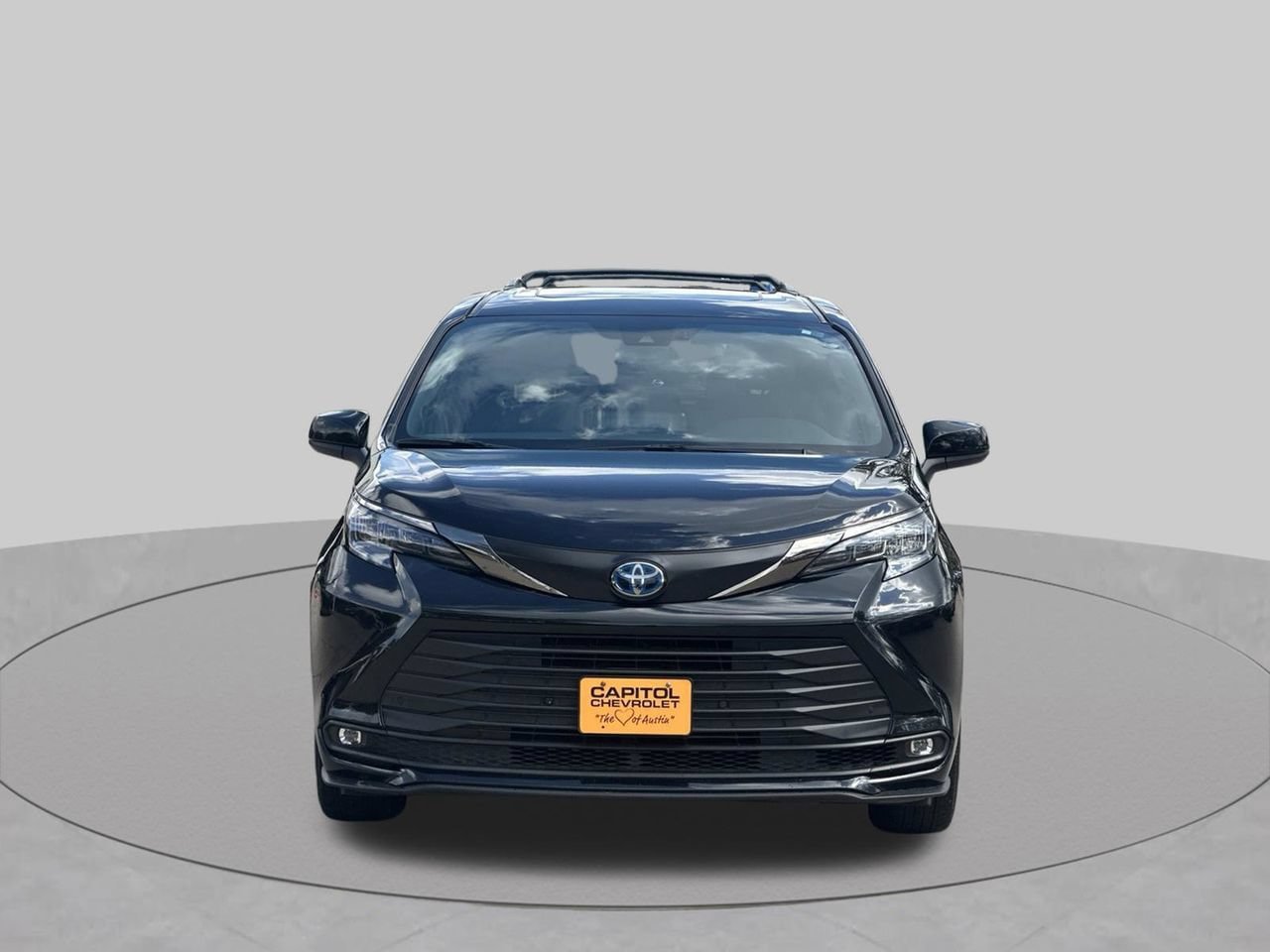 Used 2024 Toyota Sienna XLE Woodland Edition AWD/4WD image 8