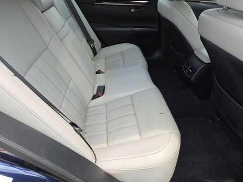 Used 2016 Lexus ES 350 w/ Luxury Package w/Wood Trim FWD image 23