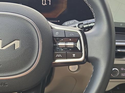 Certified 2025 Kia Sorento S FWD image 57