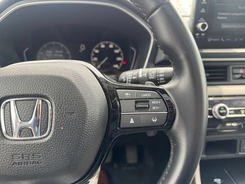 Certified 2025 Honda Pilot Touring image 19