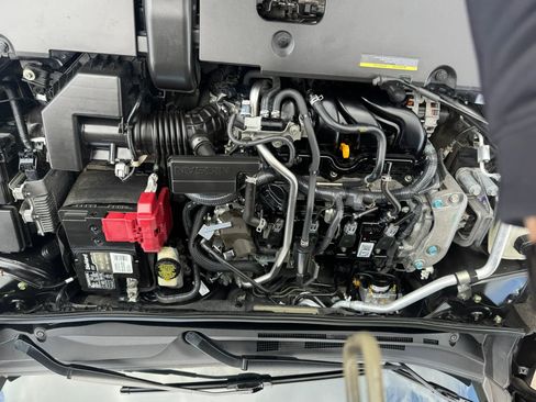 Used 2021 Nissan Sentra SR w/ SR Premium Package FWD image 24