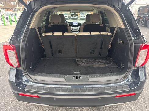 Used 2024 Ford Explorer XLT w/ Equipment Group 202A image 12