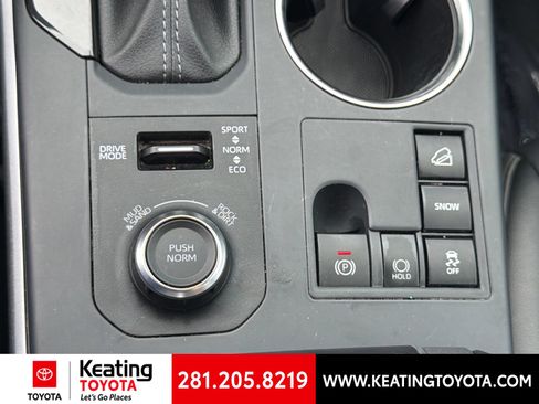 Used 2025 Toyota Highlander XSE AWD/4WD image 21