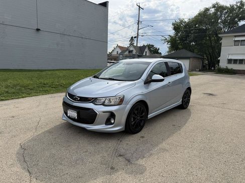 Used 2018 Chevrolet Sonic Premier w/ Driver Confidence Package FWD image 3