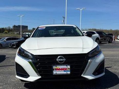 Certified 2025 Nissan Altima 2.5 S FWD image 2