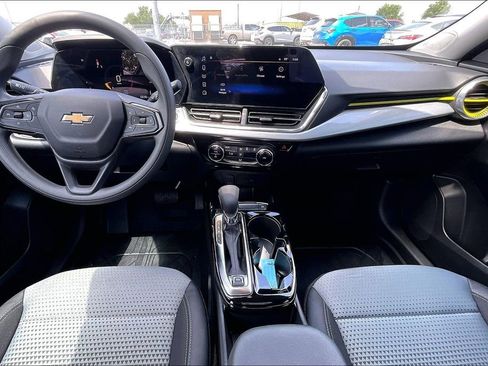Used 2026 Chevrolet Trax LT FWD image 19