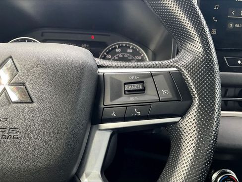 Used 2025 Mitsubishi Outlander ES AWD/4WD image 25