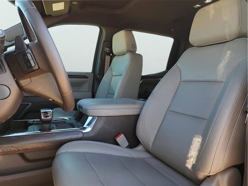 Used 2023 GMC Sierra 1500 SLT image 17