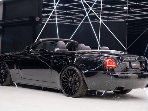 Used 2016 Rolls-Royce Dawn image 17