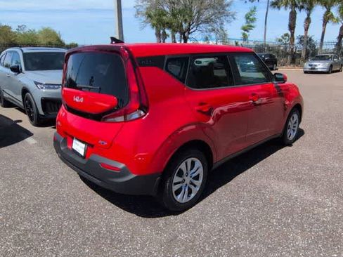 Used 2022 Kia Soul LX image 7