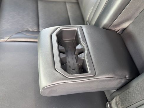 Used 2023 Toyota Tundra Limited AWD/4WD image 6