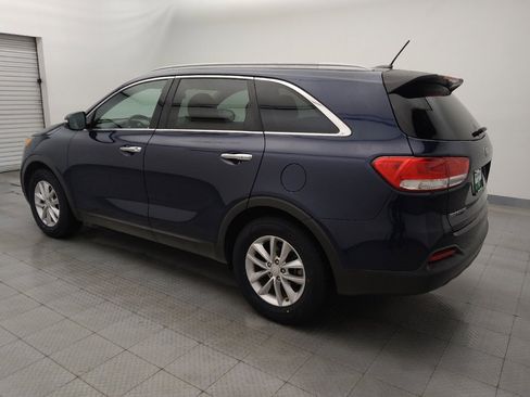 Used 2018 Kia Sorento LX image 3
