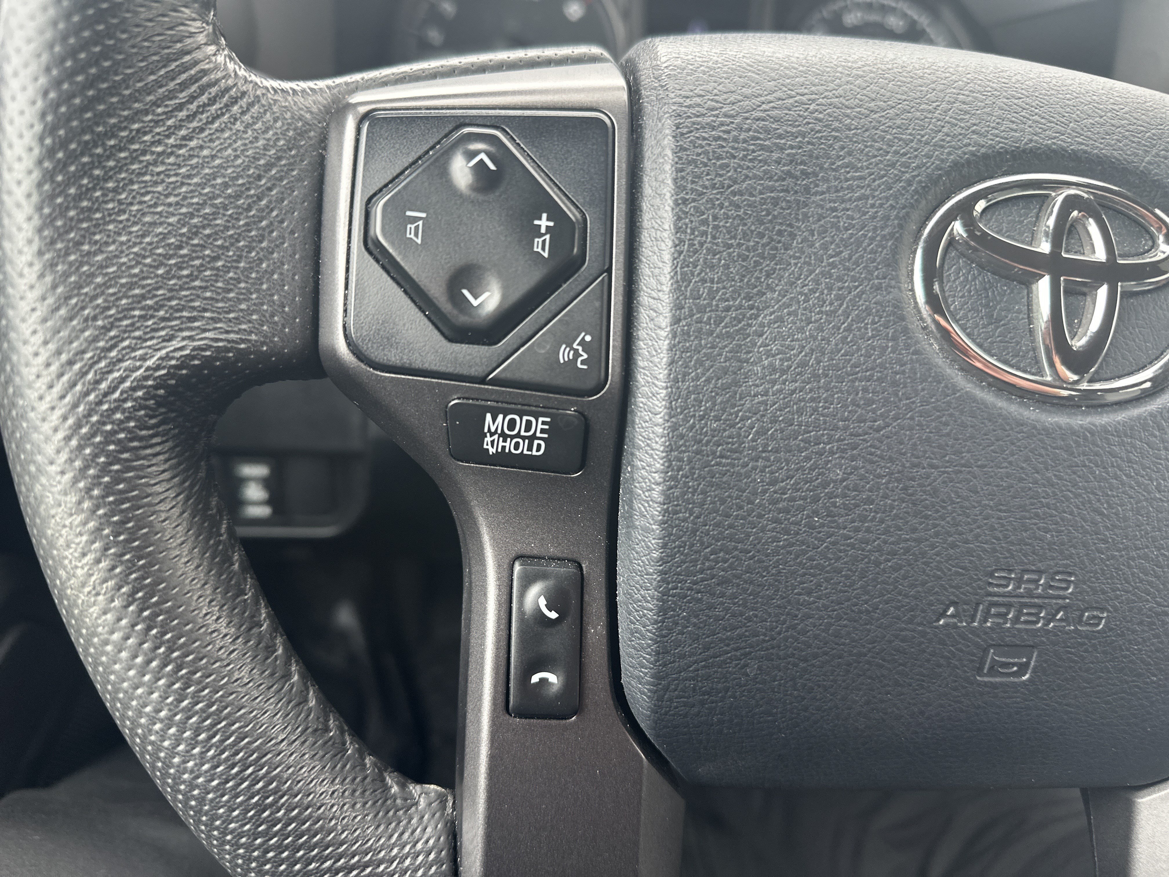 Used 2020 Toyota Tacoma TRD Sport AWD/4WD image 11