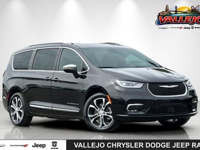 New 2026 Chrysler Pacifica Pinnacle w/ Trailer Tow Group