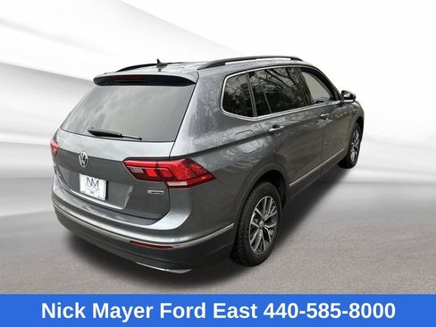 Used 2020 Volkswagen Tiguan SE w/ Panoramic Sunroof Package image 7