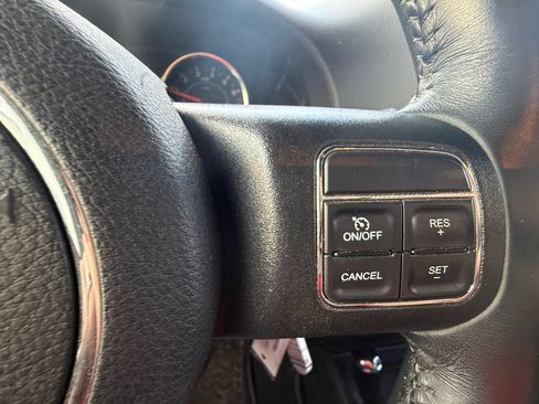 Used 2017 Jeep Wrangler Unlimited Sahara w/ Dual Top Group AWD/4WD image 17
