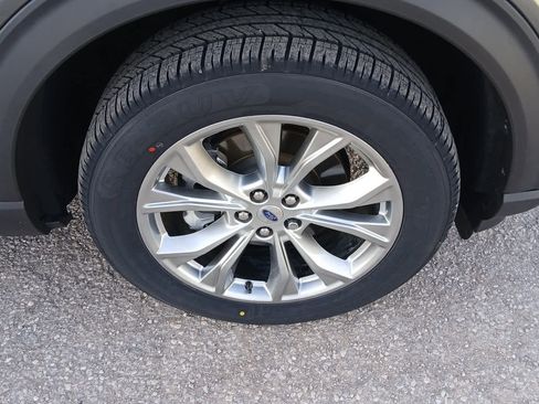 Used 2020 Ford Explorer XLT w/ Equipment Group 202A image 13