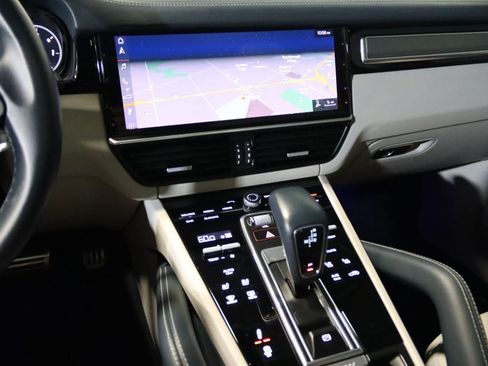 Used 2020 Porsche Cayenne Turbo AWD/4WD image 55