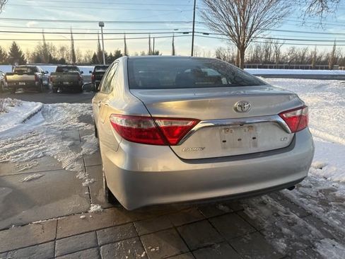 Used 2017 Toyota Camry LE image 9