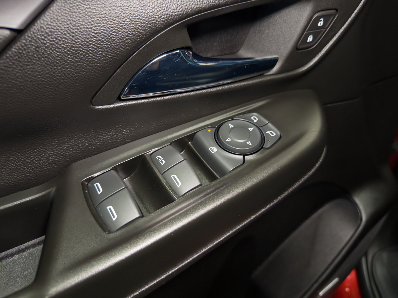 Used 2023 Chevrolet Bolt LT w/ Infotainment Package FWD image 8