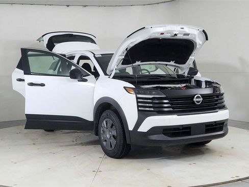 New 2026 Nissan Kicks S image 9