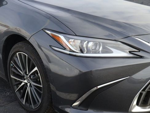 Used 2022 Lexus ES 350 w/ Premium Package image 4