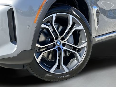 New 2026 BMW X5 xDrive40i w/ Premium Package image 14