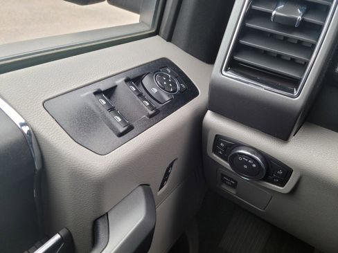 Used 2018 Ford F150 XLT AWD/4WD image 12