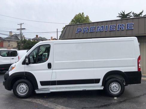 Used 2025 RAM ProMaster 2500 w/ U-Haul Equipment Group FWD image 3