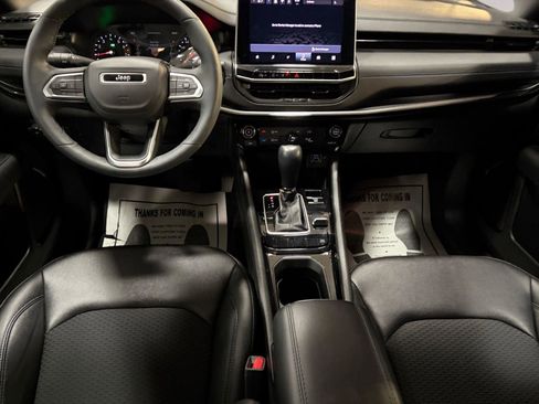 Used 2025 Jeep Compass Latitude w/ Altitude Special Edition image 10