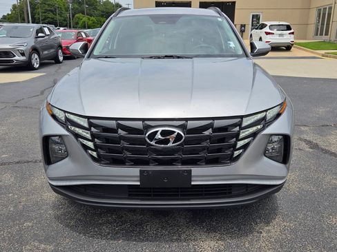 Used 2024 Hyundai Tucson SEL FWD image 2