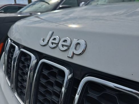 Certified 2017 Jeep Grand Cherokee Limited AWD/4WD image 6
