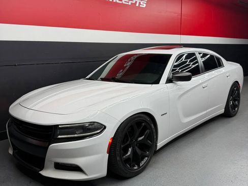 Used 2016 Dodge Charger R/T RWD image 1